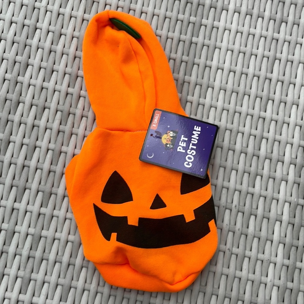 🎃 NWT- Pet Halloween Pumpkin Costume (Size XS- PET)